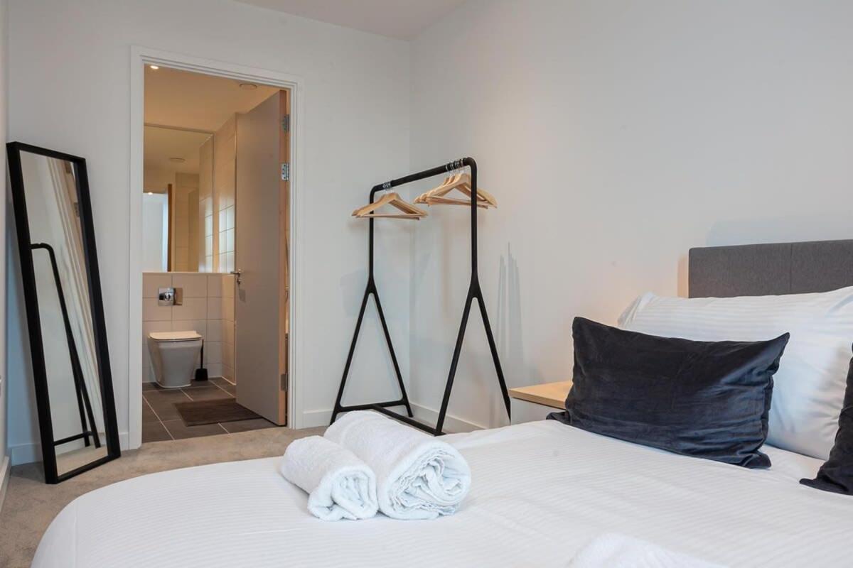 Spacious 2 Bed In Apartment