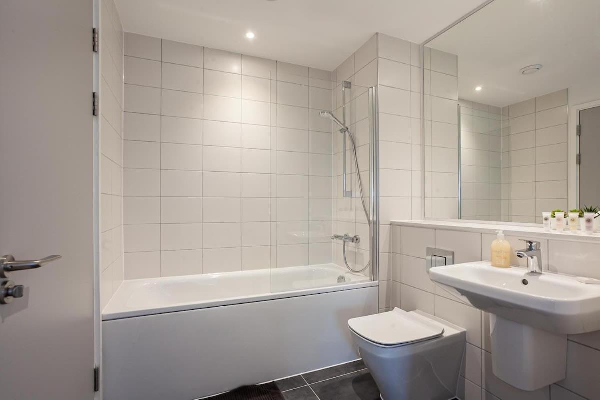 Apartment Spacious 2 Bed In Manchester