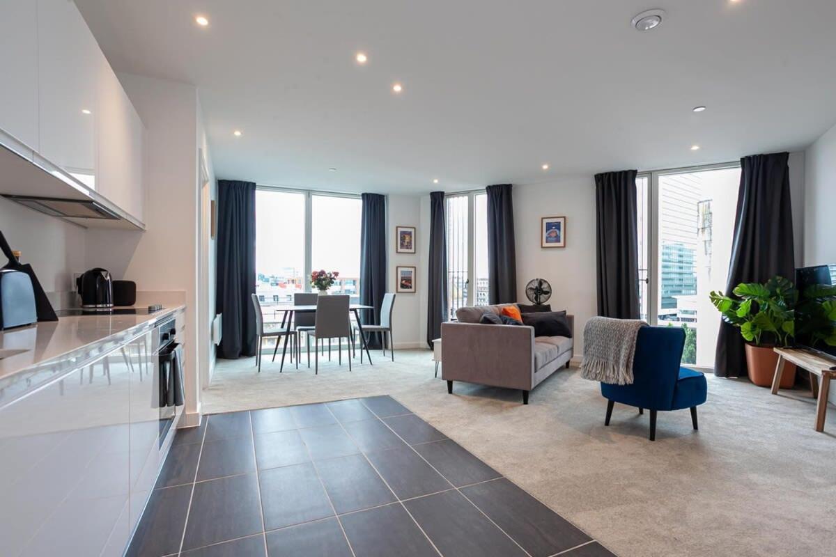 Spacious 2 Bed In Manchester