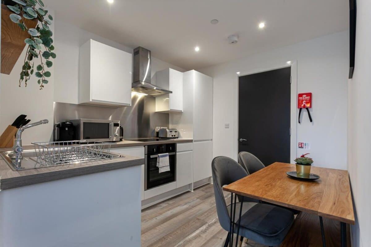 Apartment Stunning 2 Bed Flat 5min To Old Trafford Stadium *