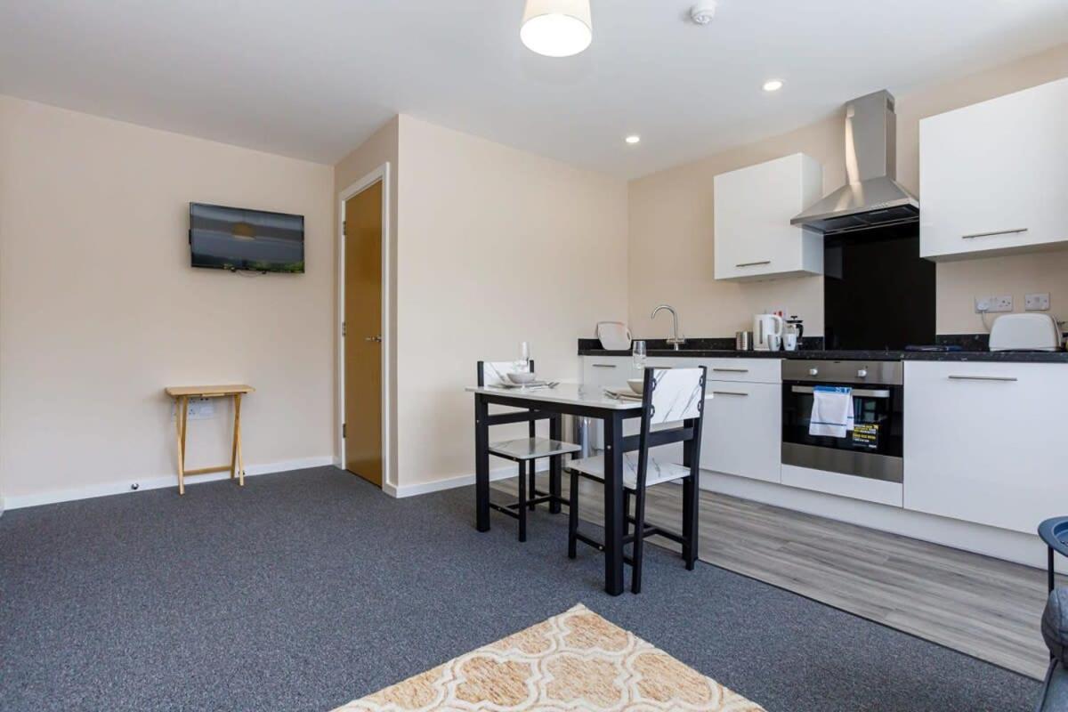 Bright & Spacious 1 Bedroom Apartment