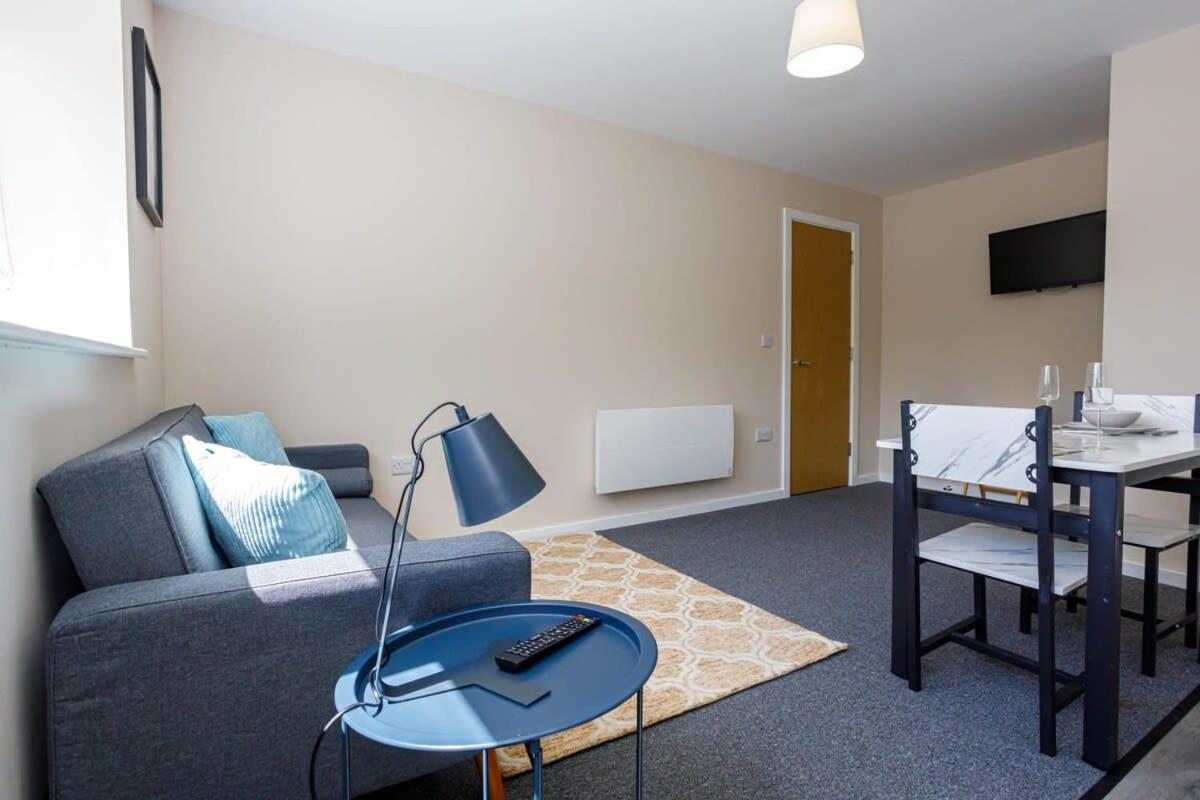 Bright & Spacious 1 Bedroom