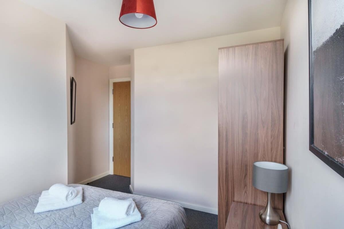 Apartment Fantastic 2 Bedroom *
