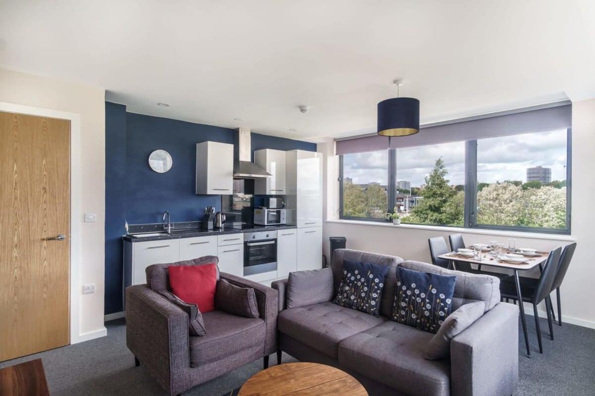 Fantastic 2 Bedroom Apartment Manchester