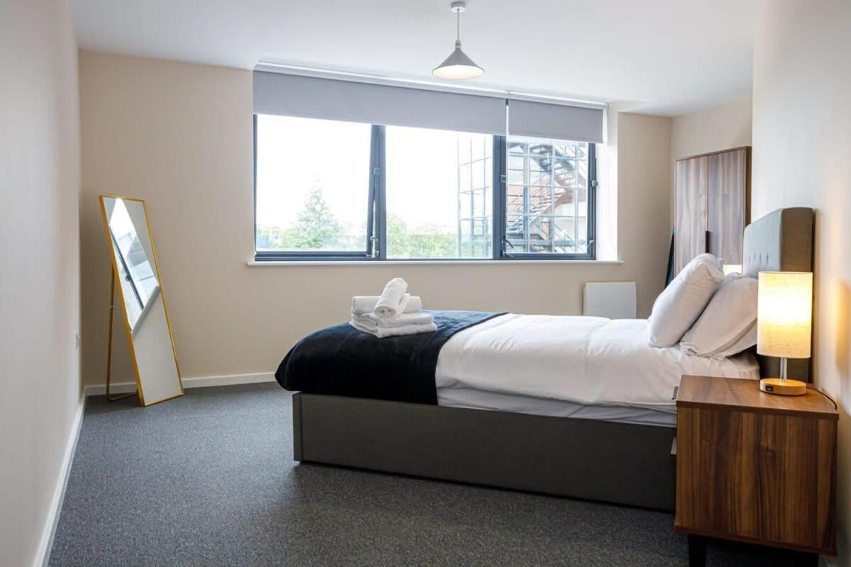 Stylish And Bright 2 Bedroom Manchester