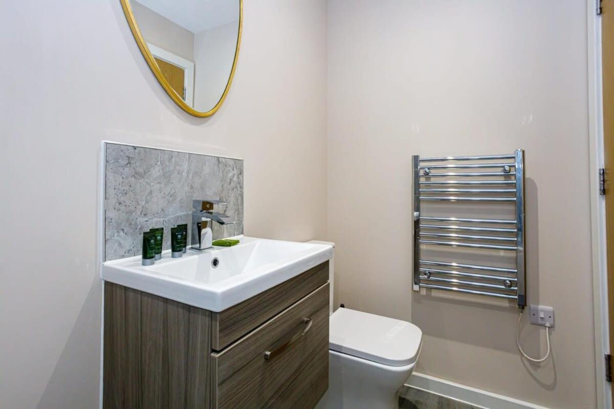 Apartment Stylish And Bright 2 Bedroom *