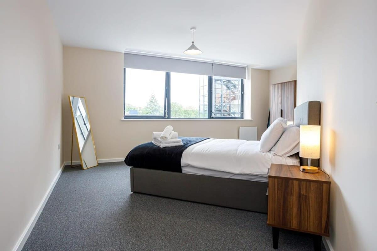 Apartment Stylish And Bright 2 Bedroom Manchester