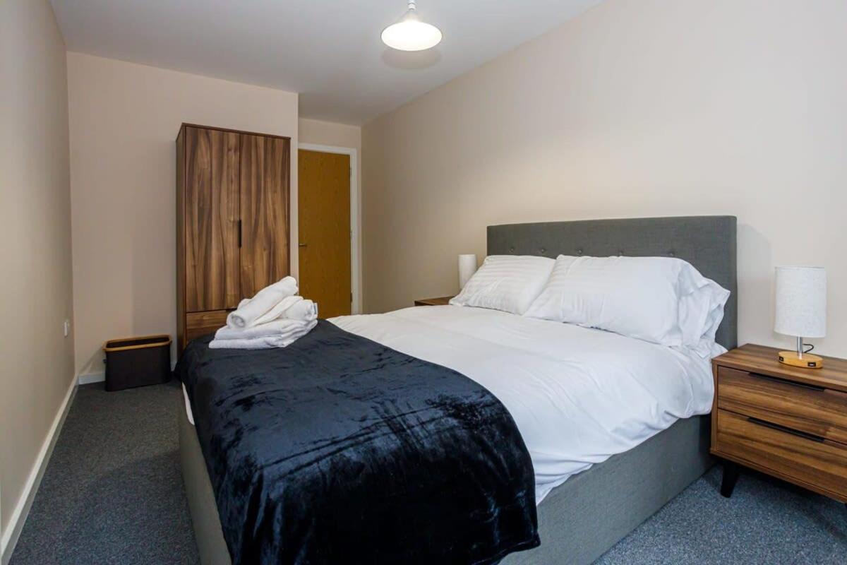 Stylish And Bright 2 Bedroom Apartment