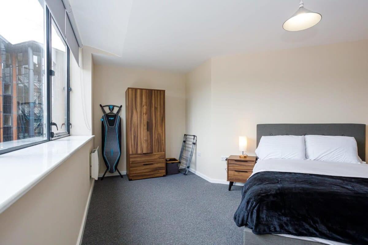 Apartment Stylish And Bright 2 Bedroom
