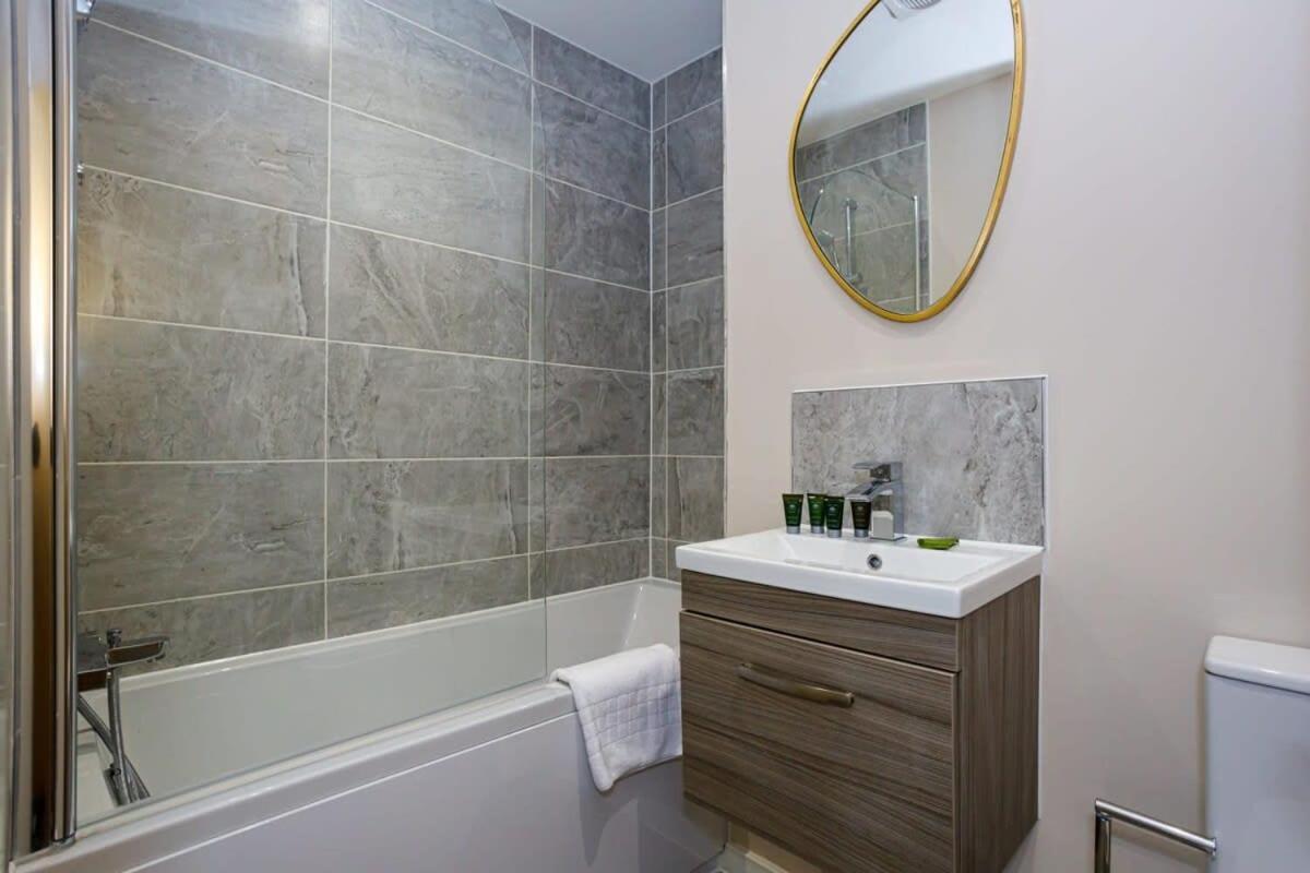 Stylish And Bright 2 Bedroom * Manchester