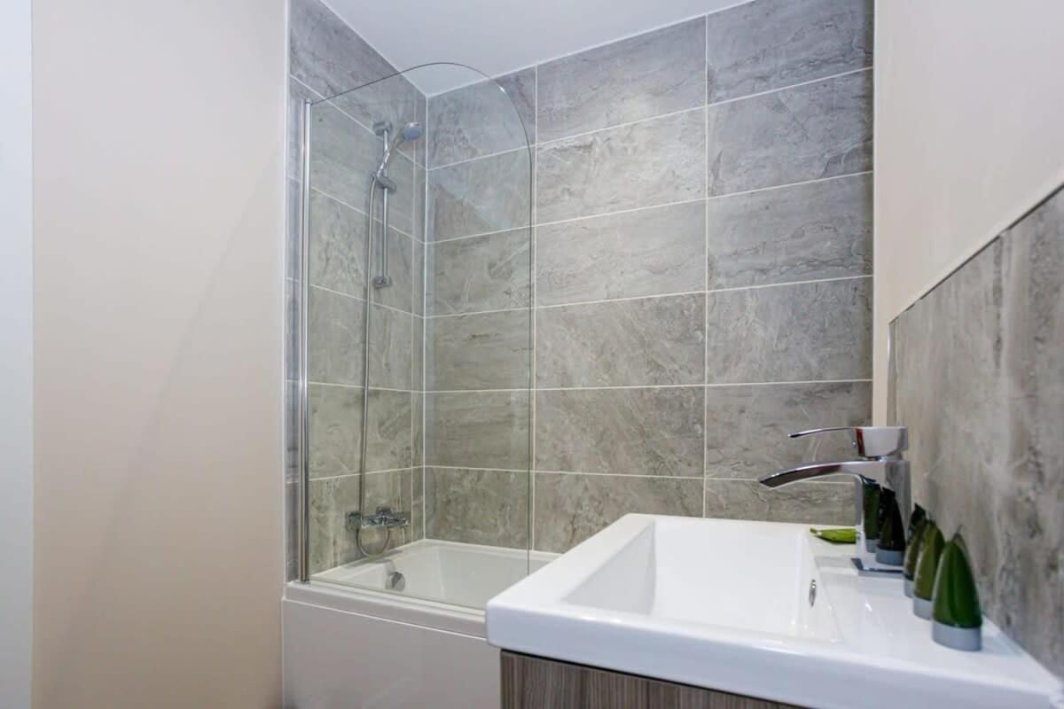 Apartment Modern 2 Bedroom Manchester