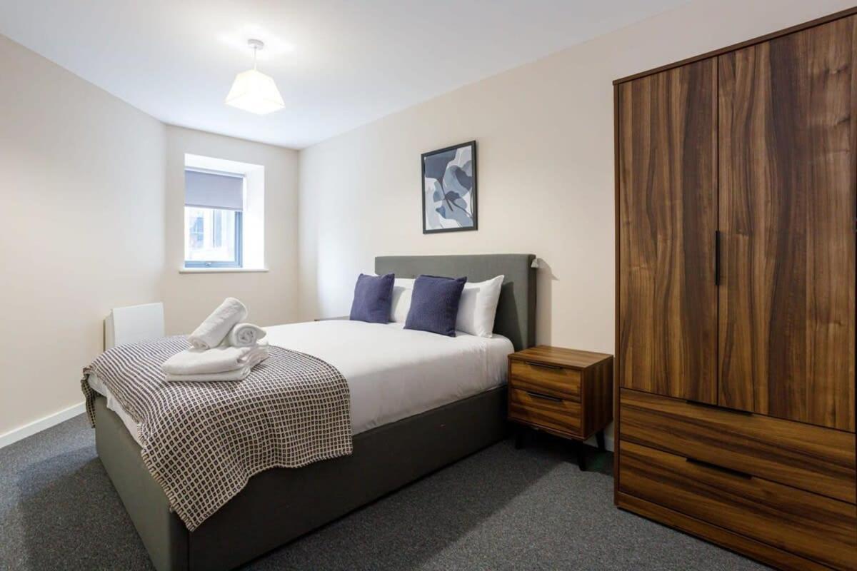 Modern 2 Bedroom Apartment