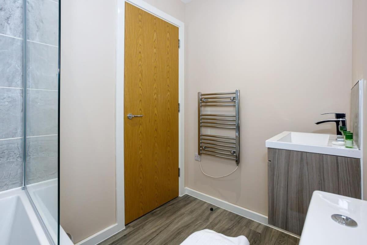 Modern 1 Bedroom Apartment, * Manchester