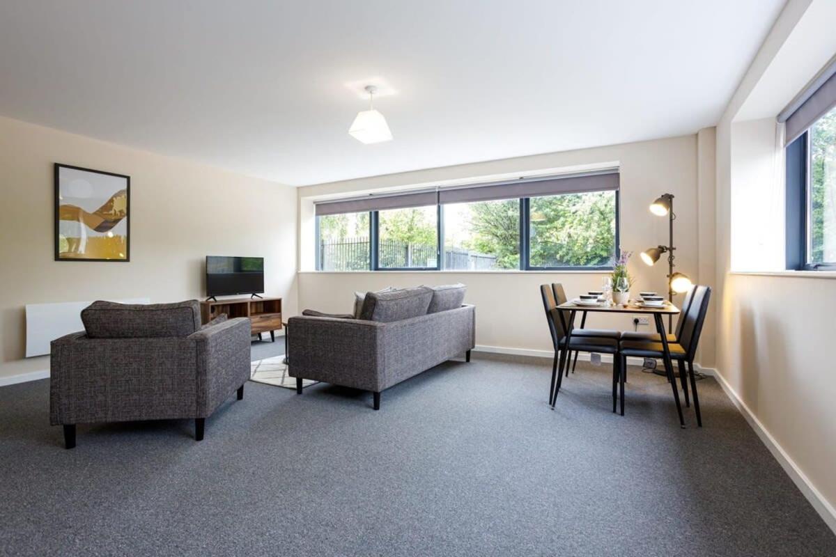 Modern 2 Bedroom Apartment Manchester
