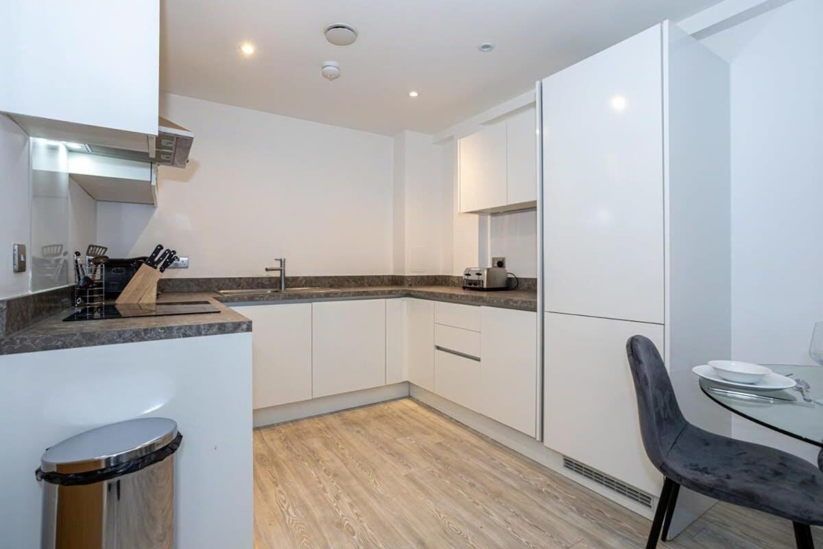 Smart 1 Bedroom In Salford * Manchester