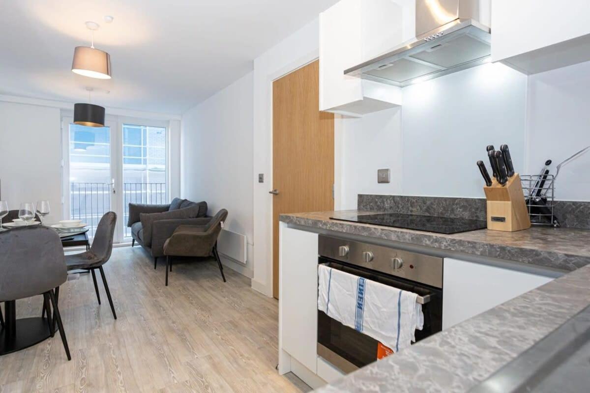Smart 1 Bedroom In Salford Manchester