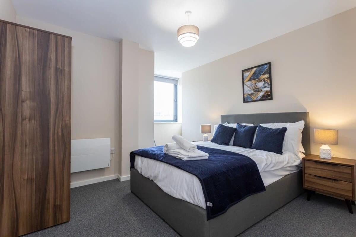 Modern & Bright 1 Bedroom Salford Manchester