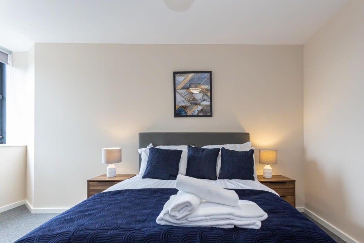 Modern & Bright 1 Bedroom Salford * Manchester