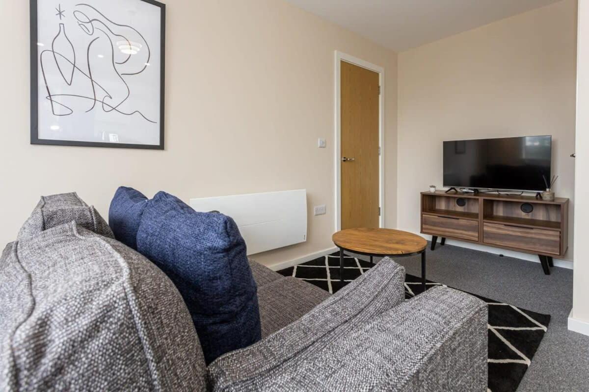 Modern & Bright 1 Bedroom Salford *