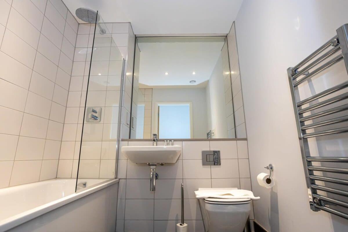 Apartment Stunning 2 Bedroom Manchester