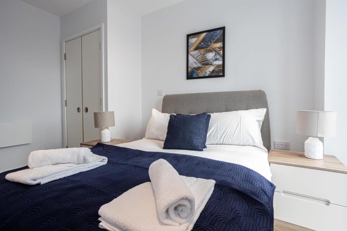 Stunning 2 Bedroom *