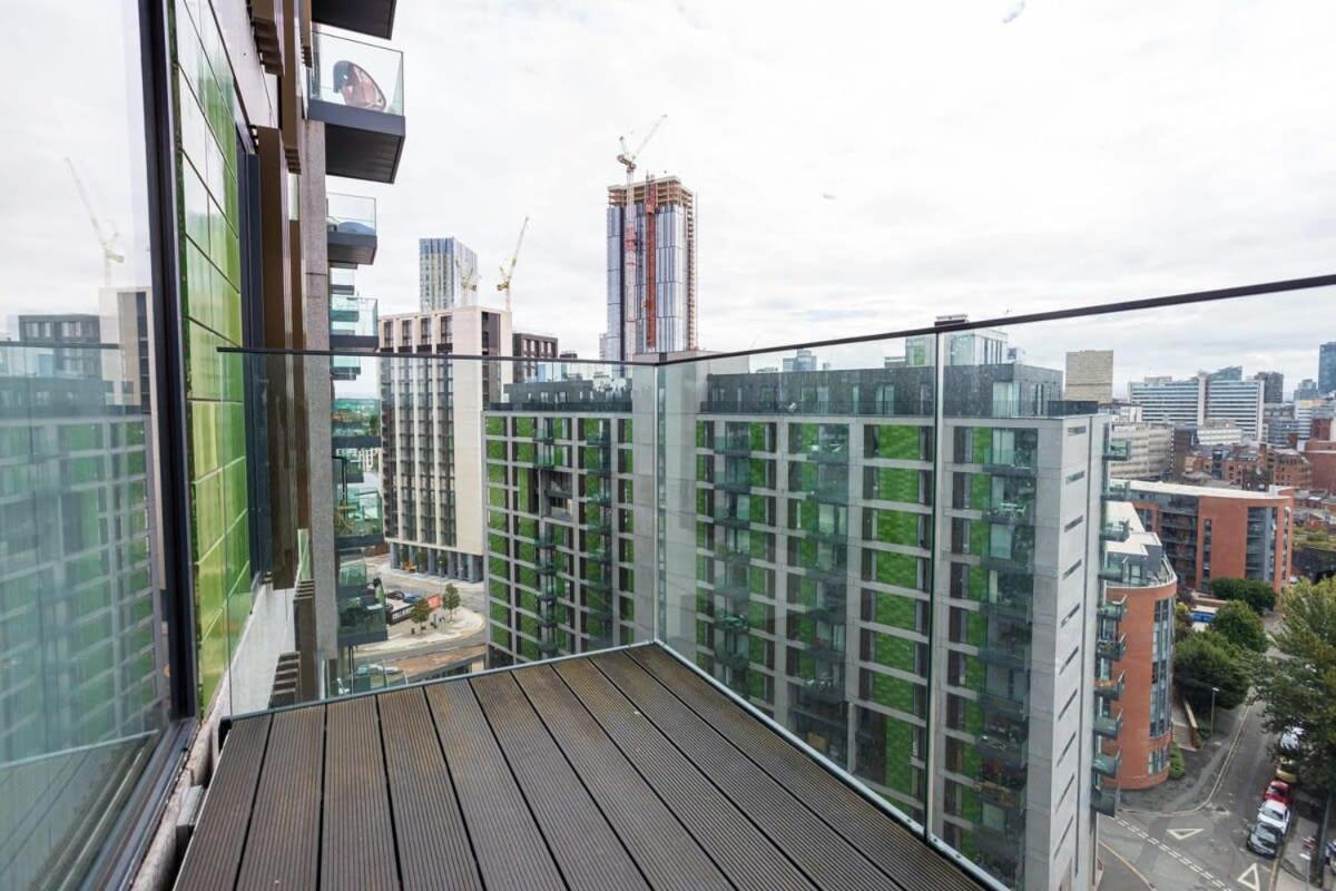 Stunning 2 Bedroom *