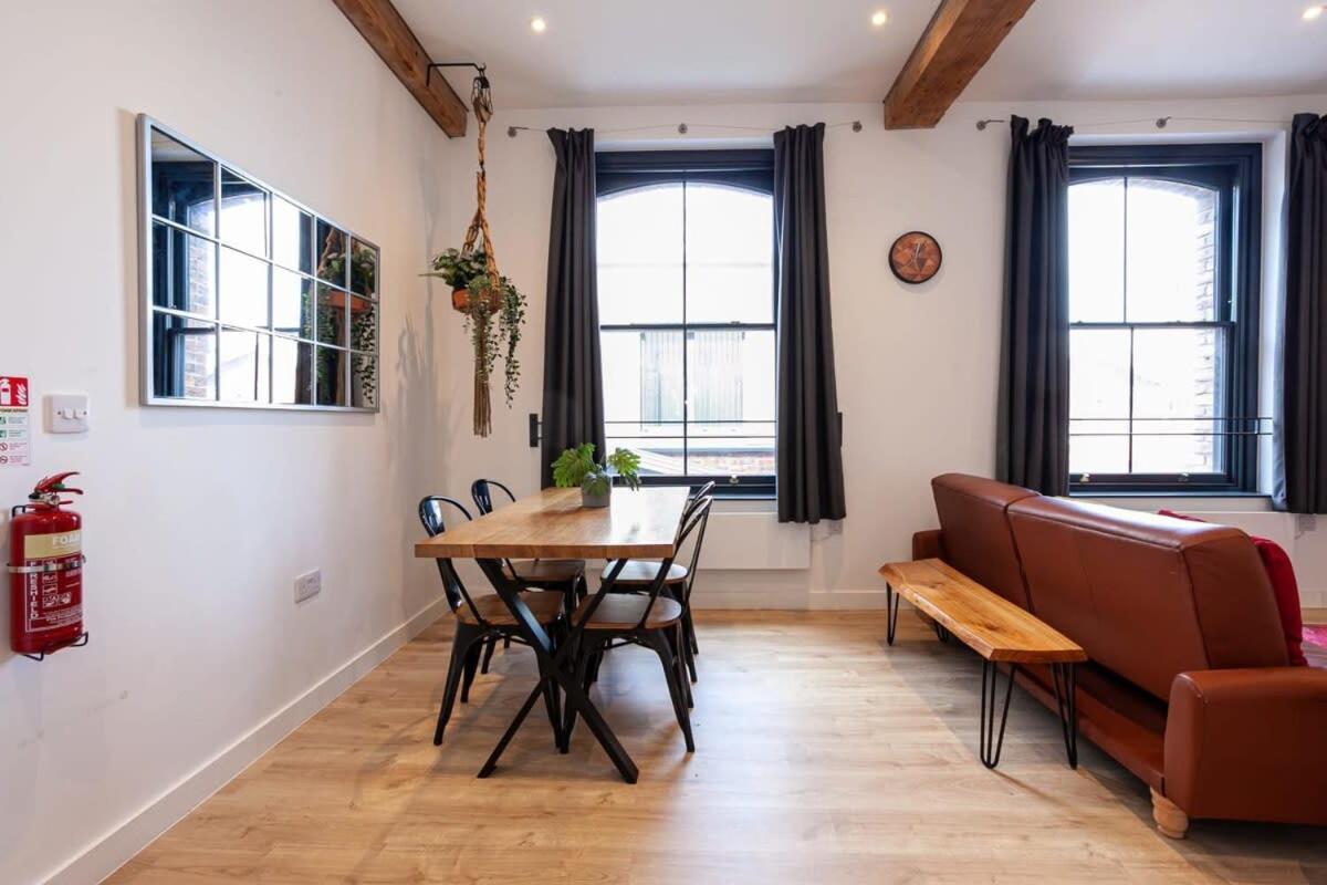 Apartment Superb 2bed 2bath 5min Walk To Victoria Station
