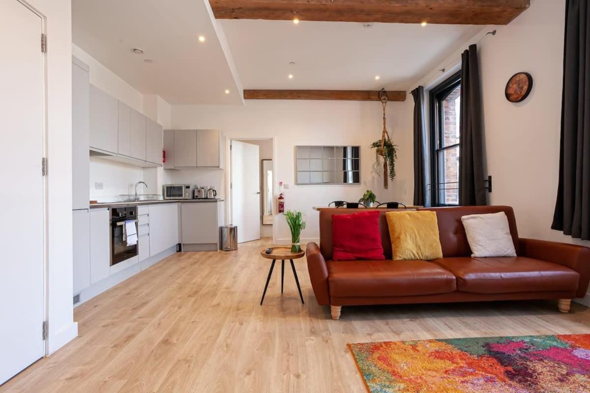 Apartment Superb 2bed 2bath 5min Walk To Victoria Station *