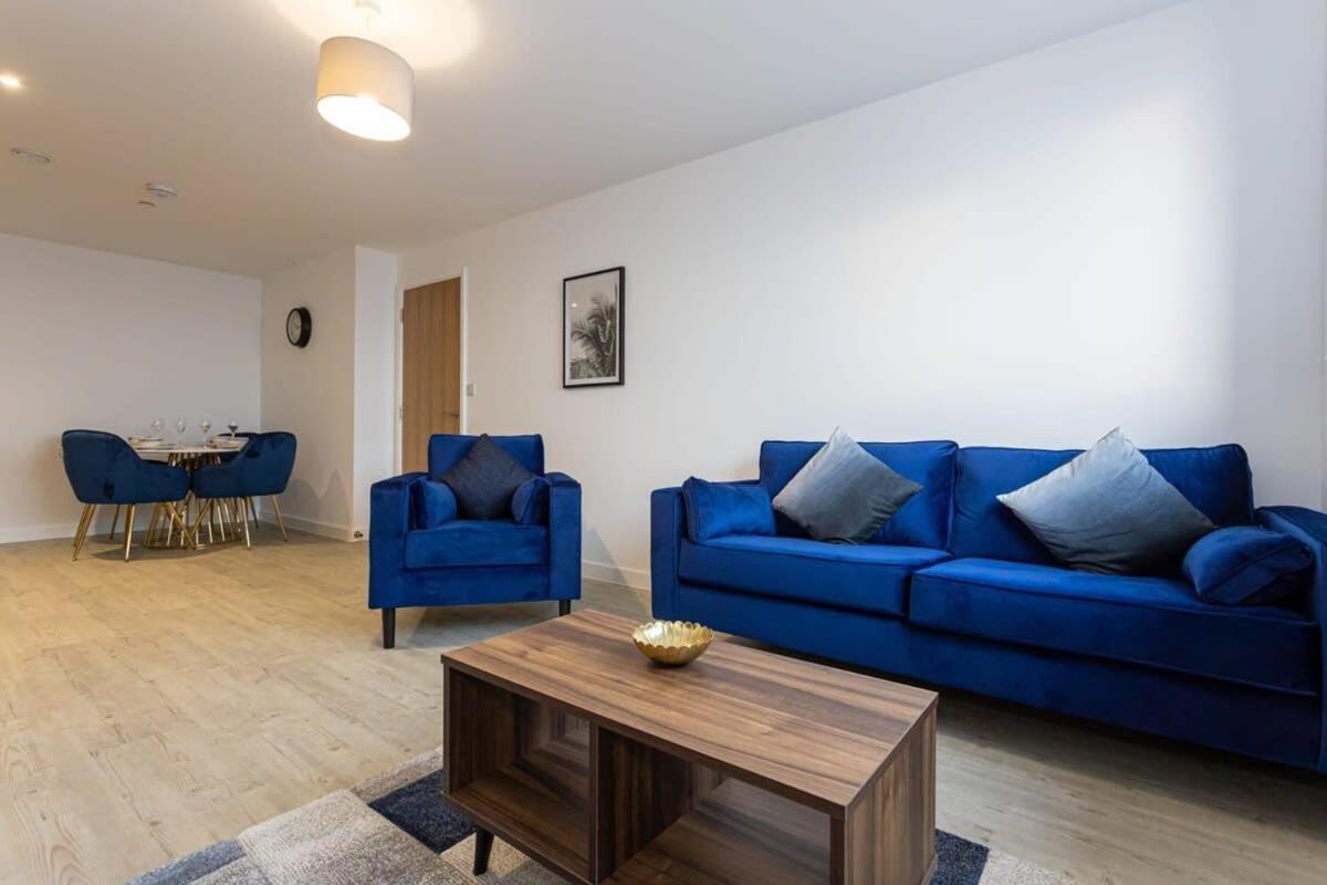 Modern 2 Bed Salford Stunning Views * Manchester