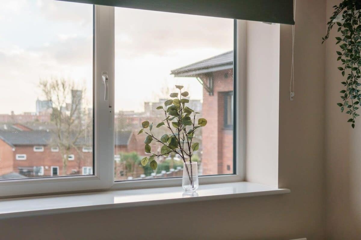 Modern 1 Bedroom In *