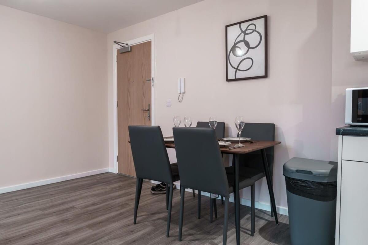 Apartment Modern 2 Bed In - Sleeps 4