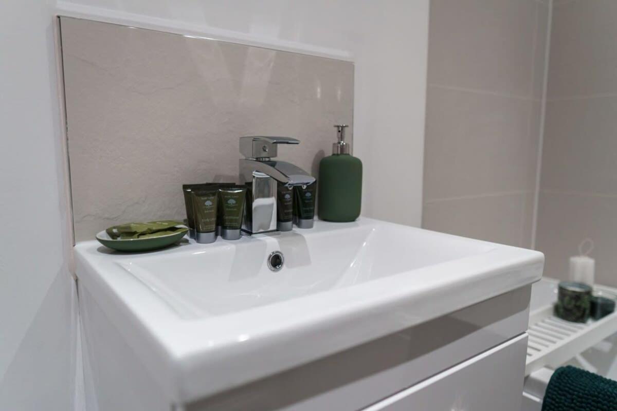 Apartment Lovely 2 Bed In - Sleeps 4