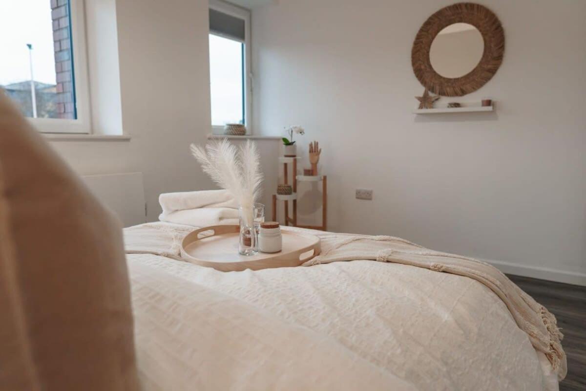 Lovely 2 Bed In - Sleeps 4 *