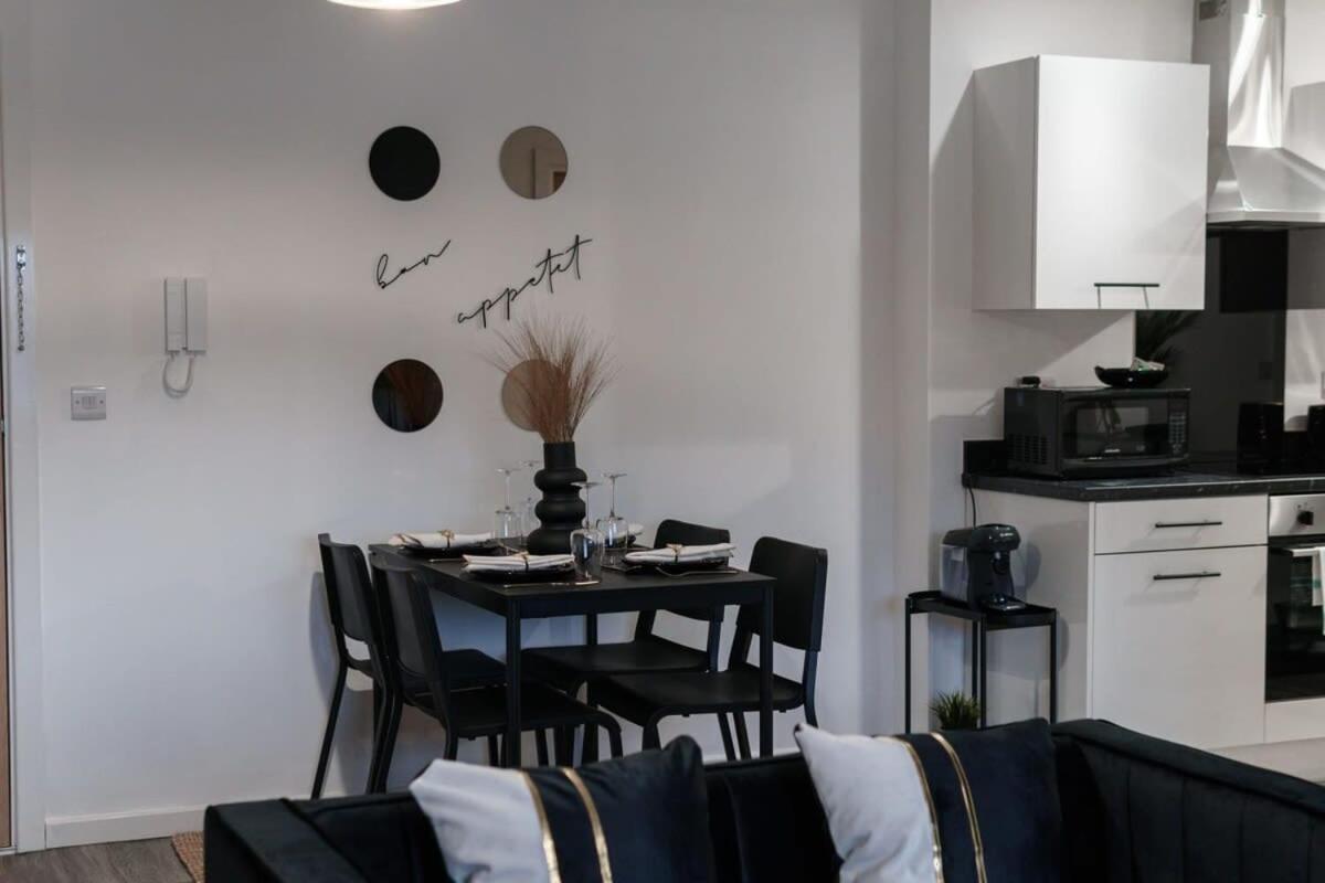 Apartment Lovely 2 Bed In - Sleeps 4 Manchester