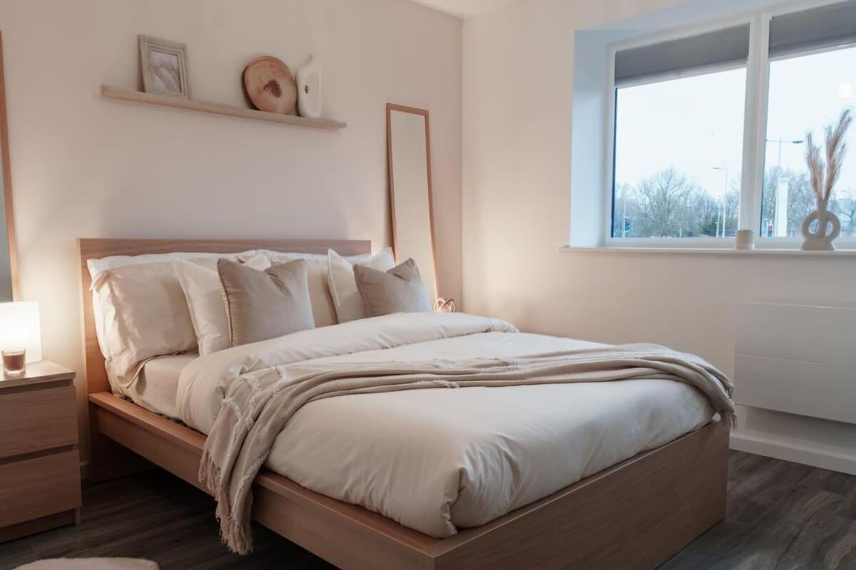 Lovely 2 Bed In - Sleeps 4 Apartment *
