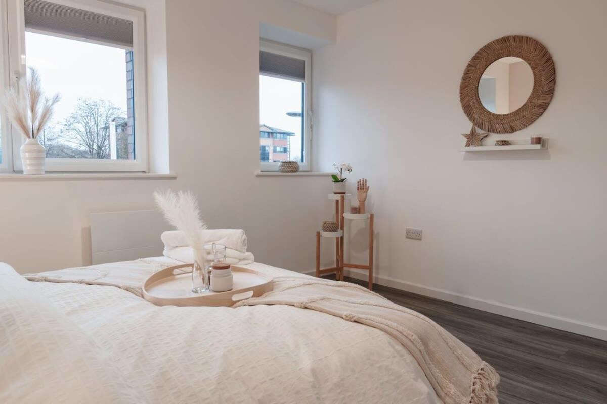 Lovely 2 Bed In - Sleeps 4 * Manchester