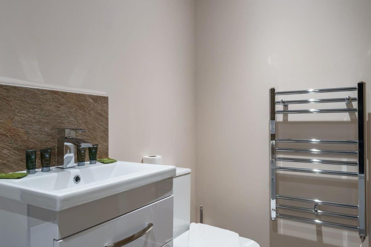 Fantastic 1 Bedroom Apartment Manchester