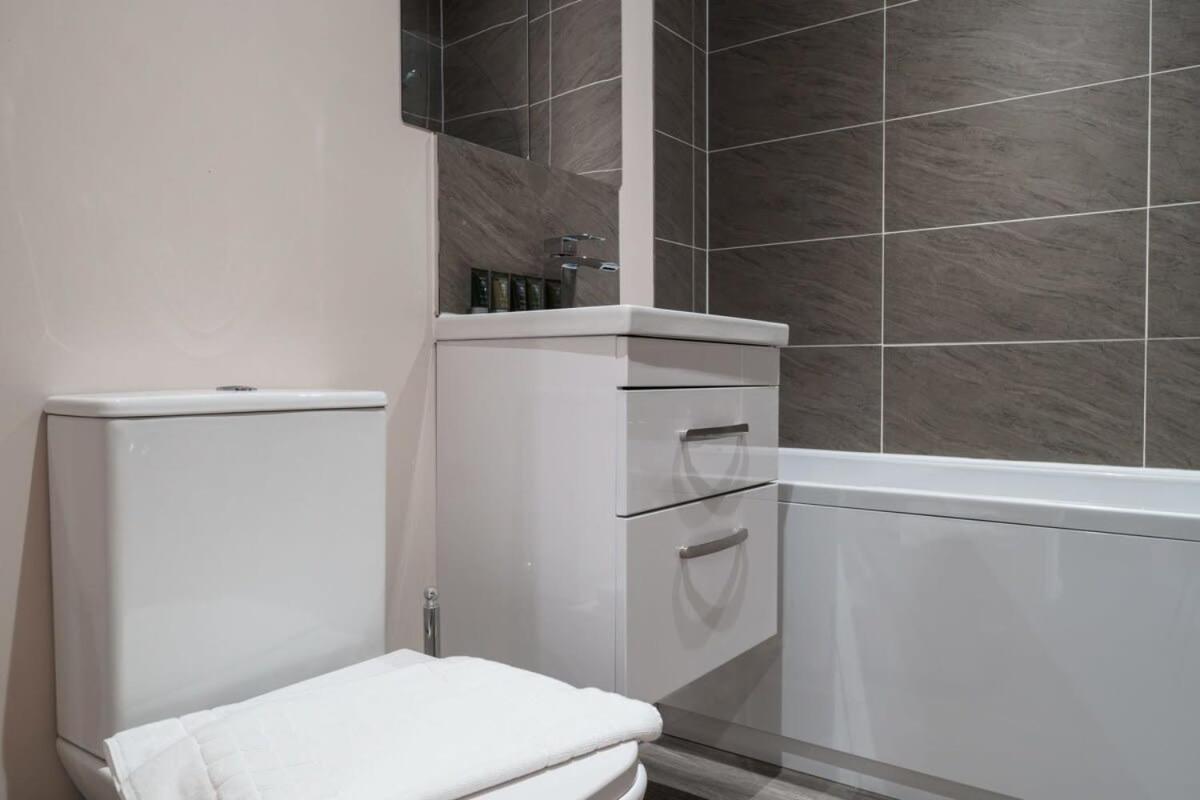 Lovely 1 Bed In - Sleeps 2 * Manchester