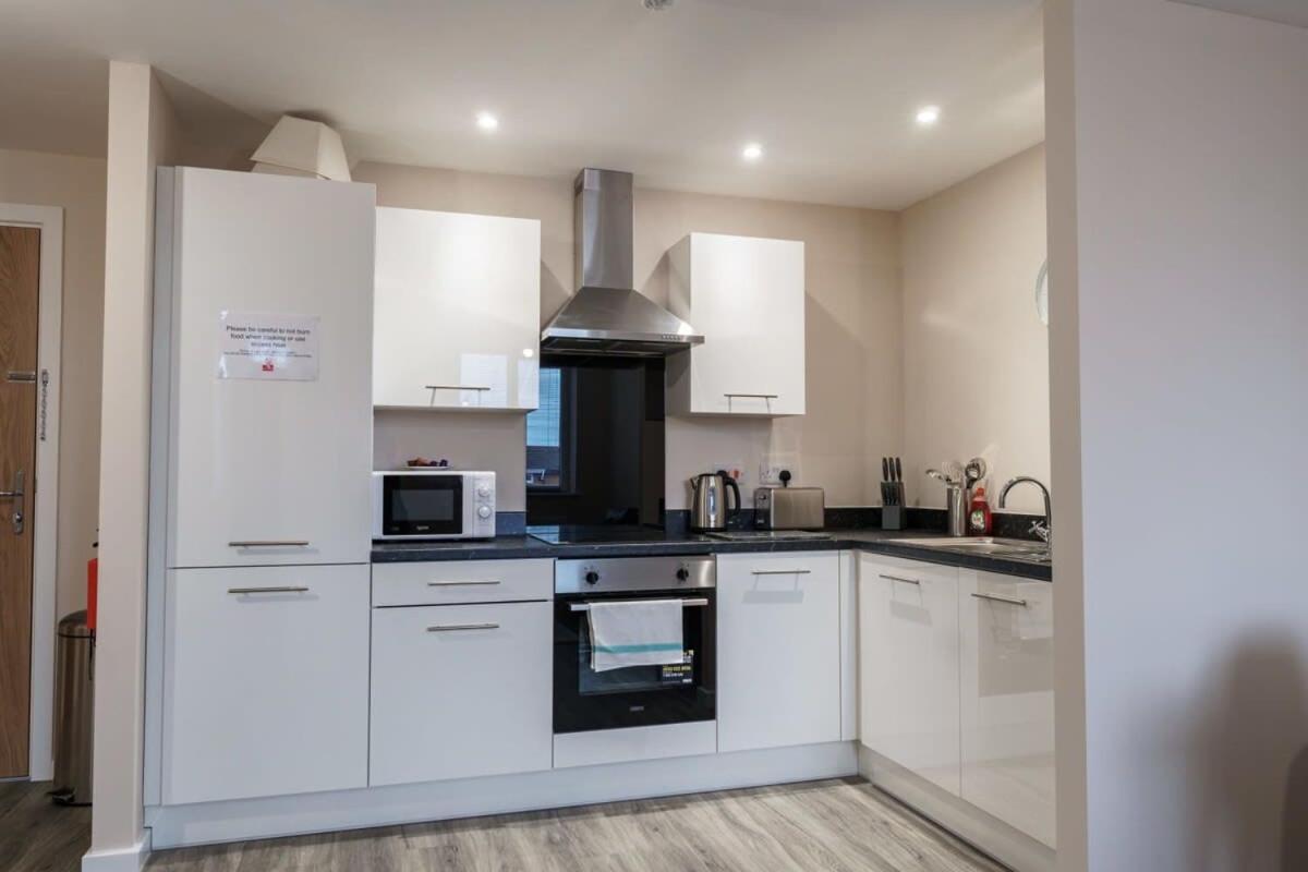 Fantastic 1 Bedroom Apartment *