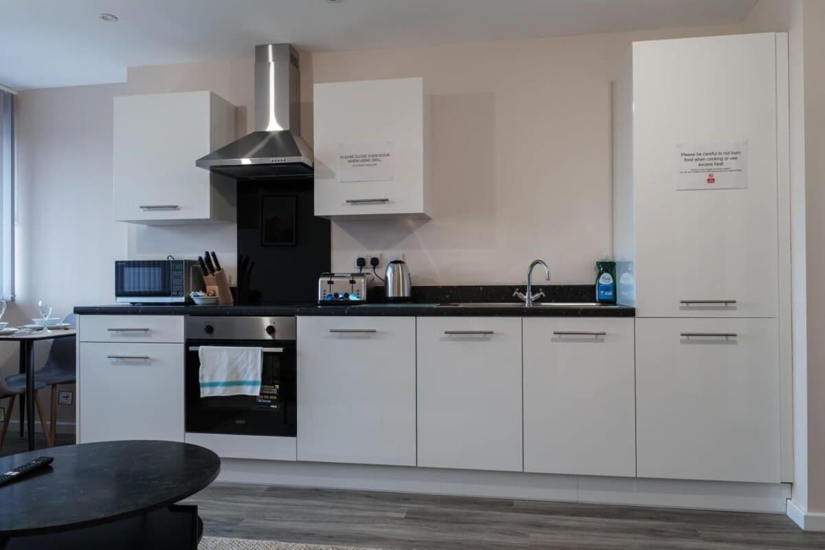 Lovely 1 Bed In - Sleeps 2 Apartment *