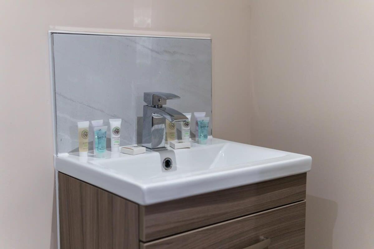Appartement Contemporary 2 Bedroom *