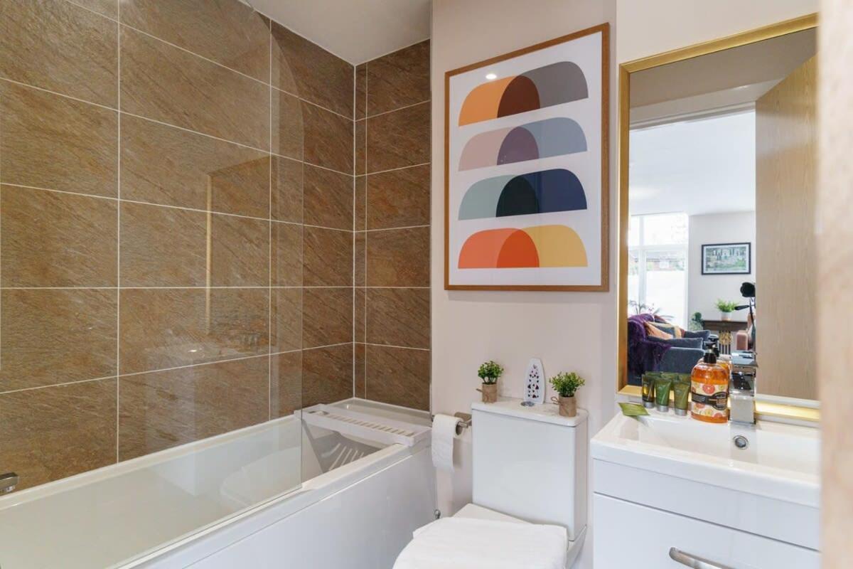 2 Bedroom Modern In Appartement
