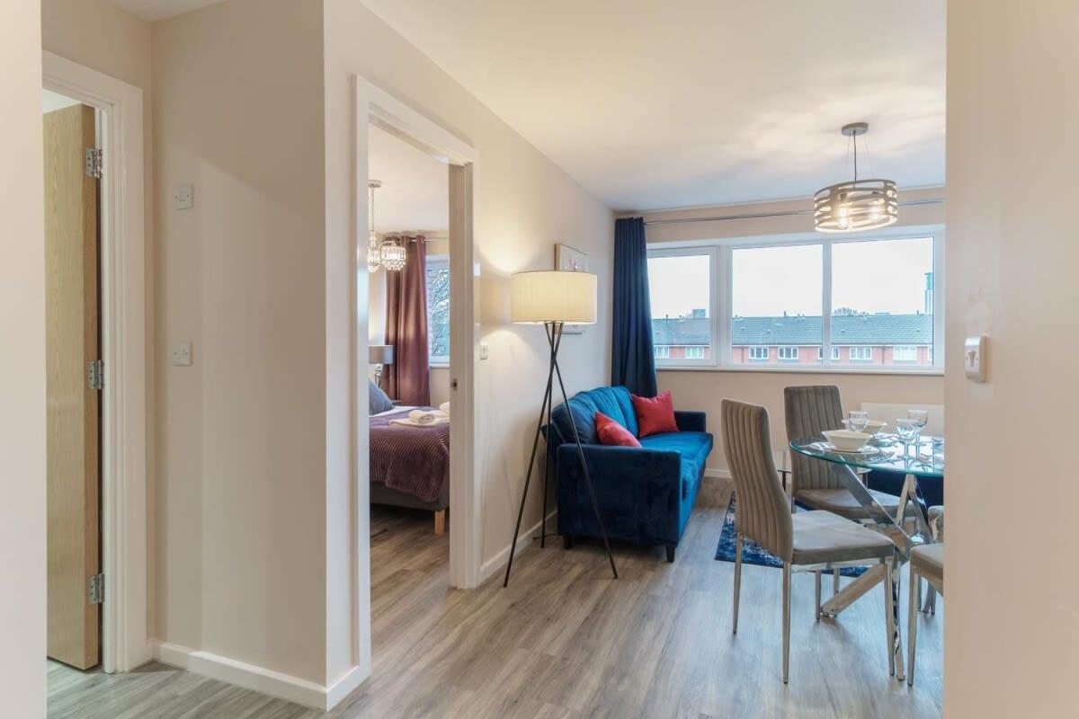 Contemporary 1 Bed Flat - Sleeps 3 * Manchester