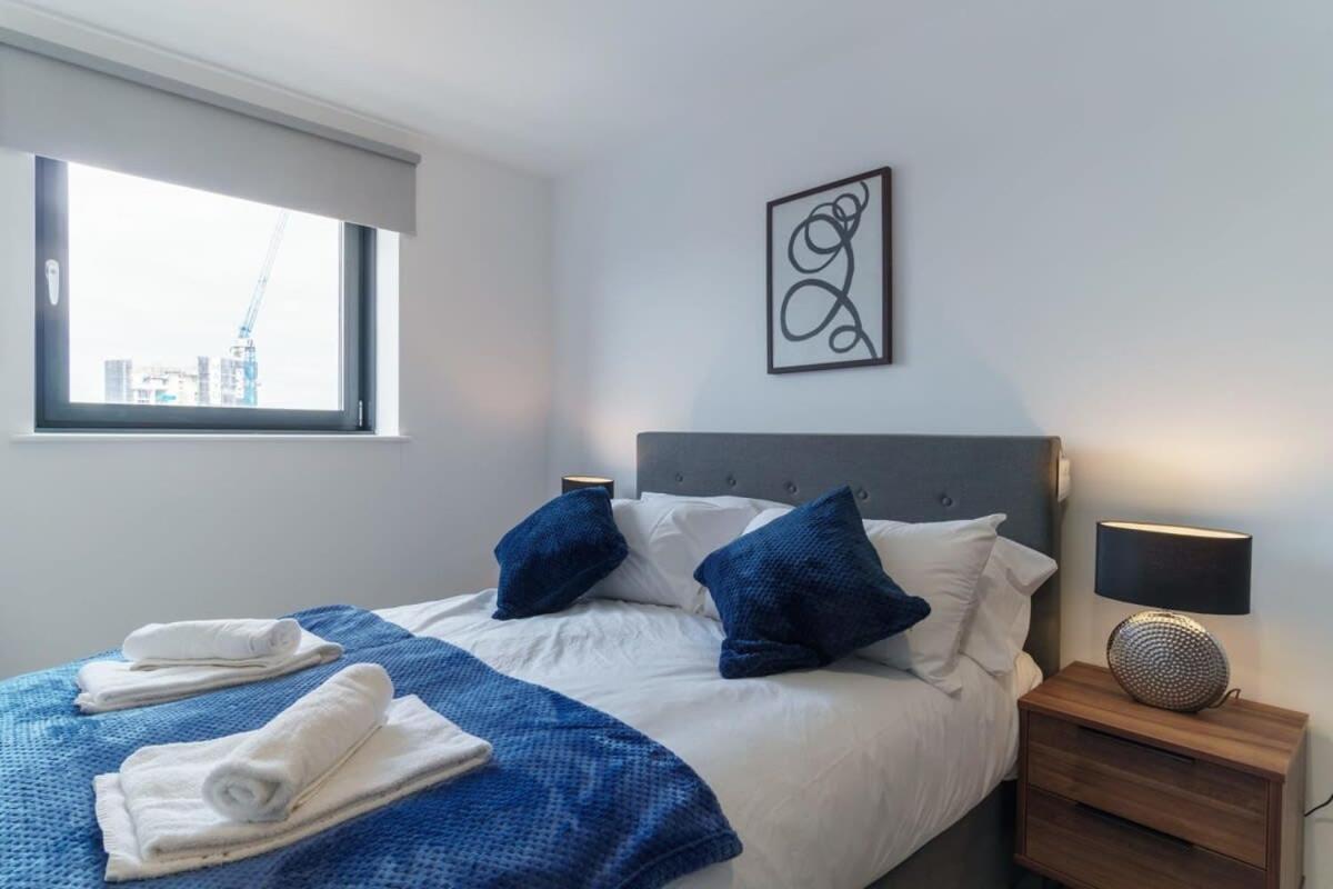 Stunning 2 Bed In Salford With Views Appartement *