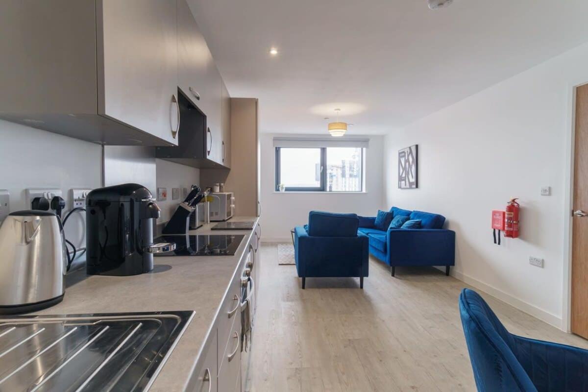 Stunning 2 Bed In Salford With Views Appartement *