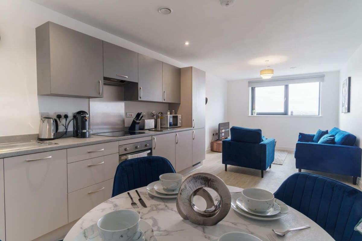 Stunning 2 Bed In Salford With Views Manchester