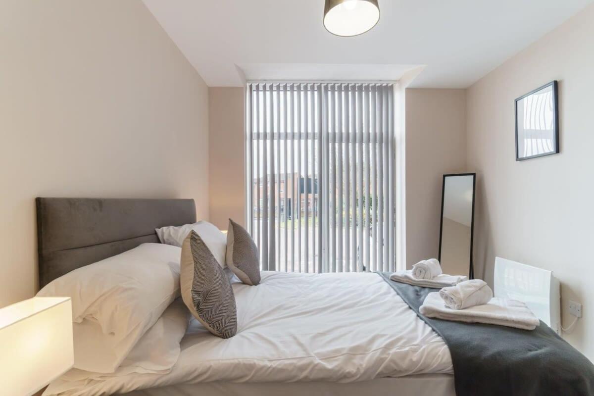 Modern 1 Bedroom - Sleeps 2 *