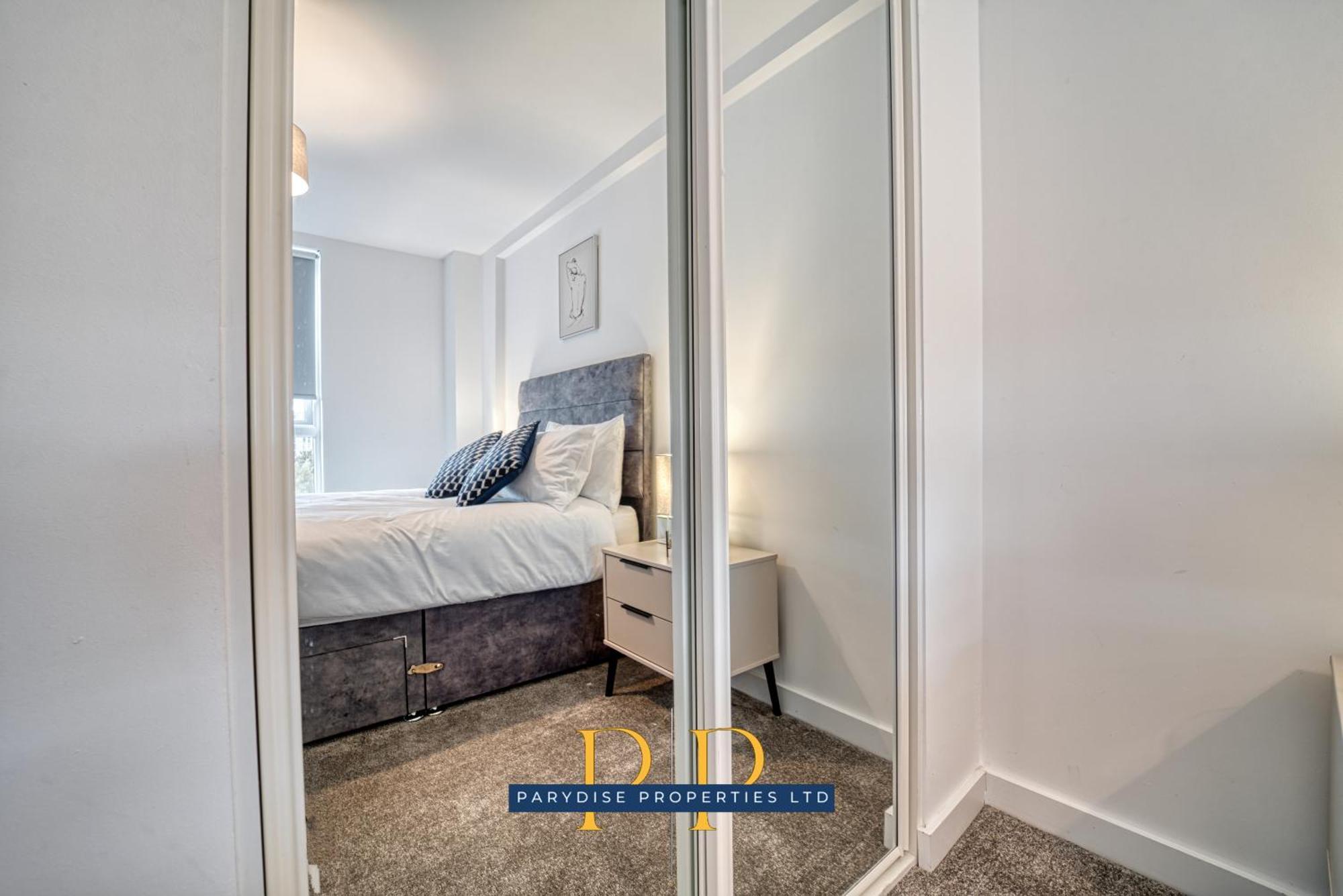 The Middlewood Plaza - By Parydise - Business Or Leisure Stays, Central Location, Sleeps 4, Salford * Manchester