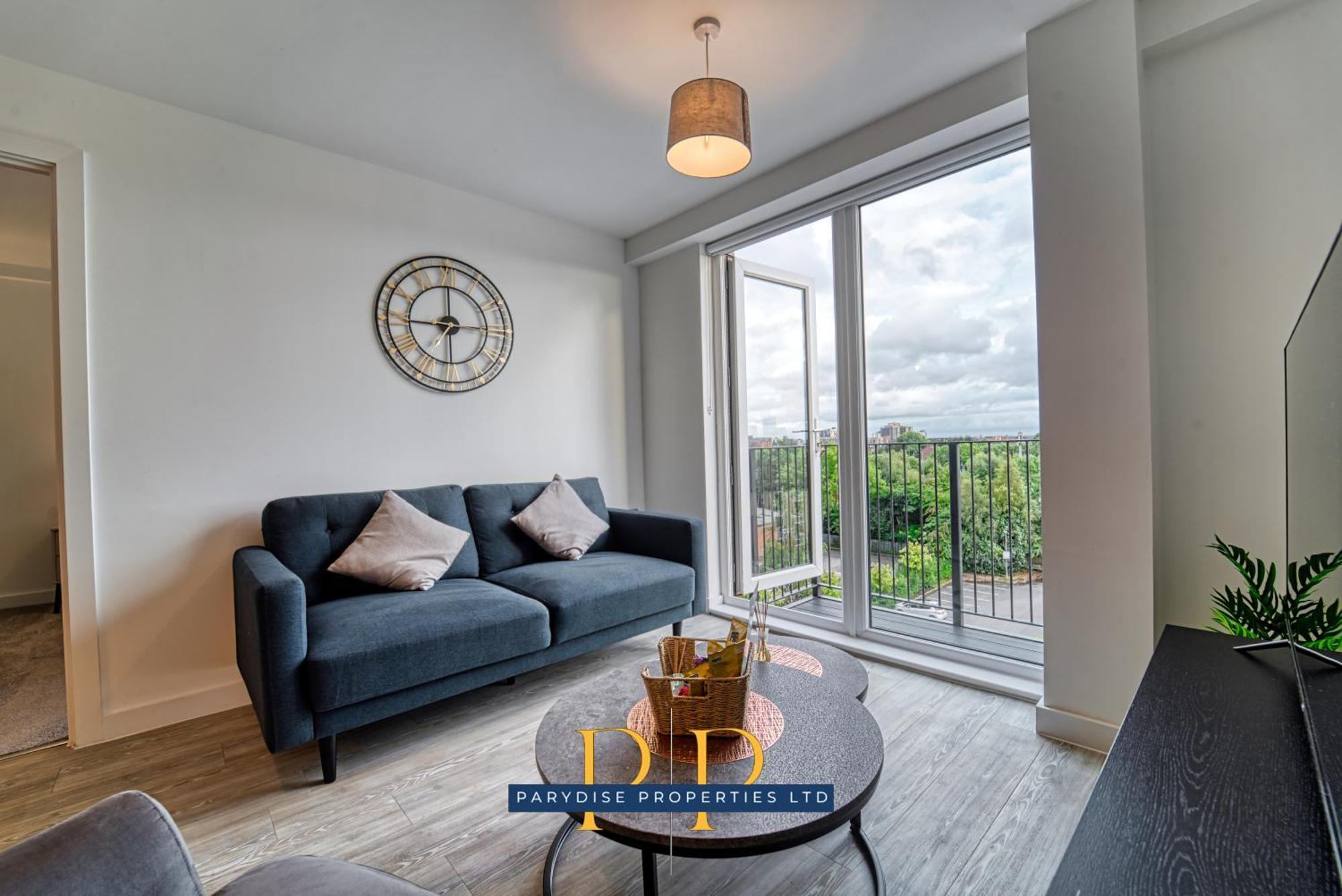 The Middlewood Plaza - By Parydise - Business Or Leisure Stays, Central Location, Sleeps 4, Salford Manchester