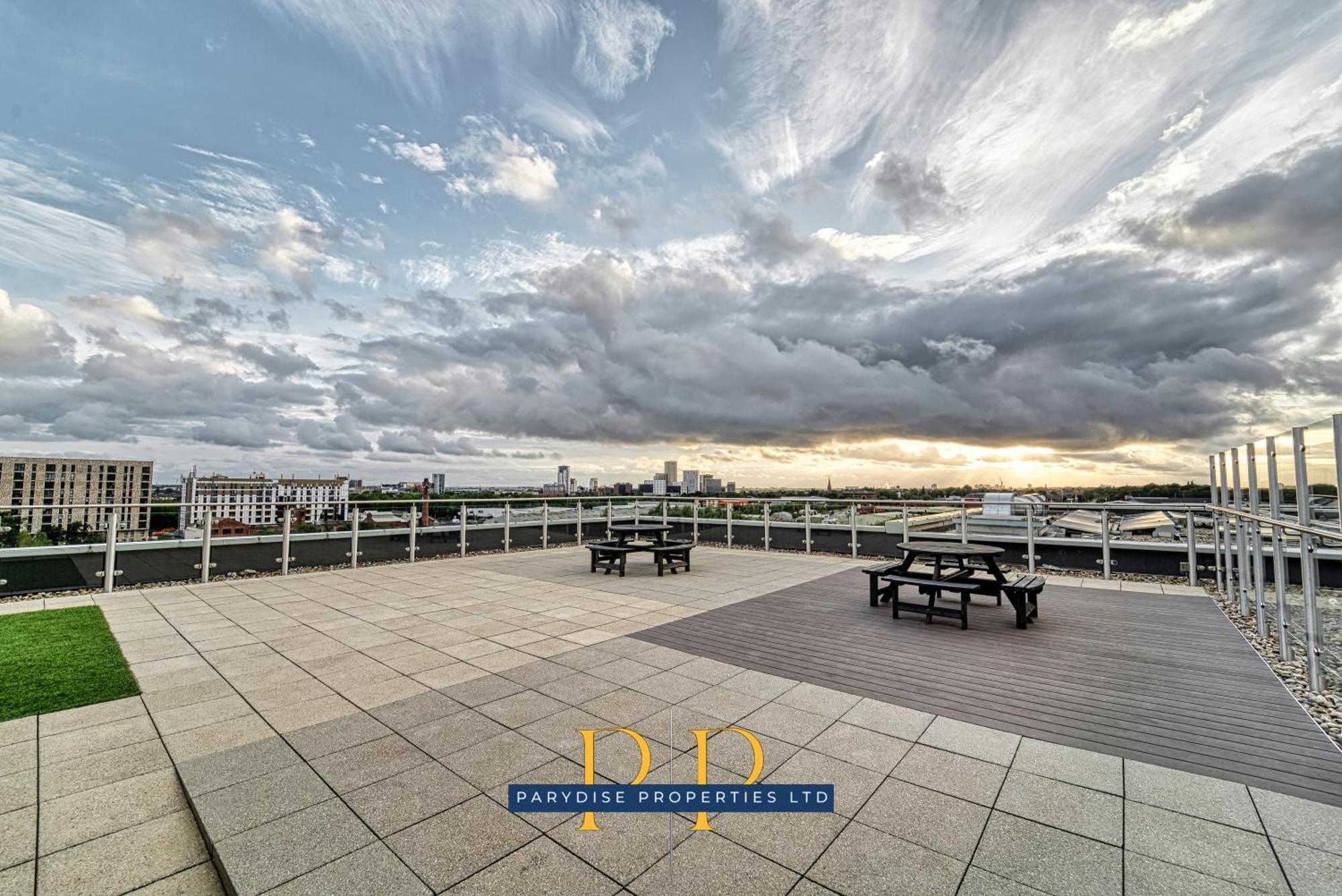 The Middlewood Plaza - By Parydise - Business Or Leisure Stays, Central Location, Sleeps 4, Salford *